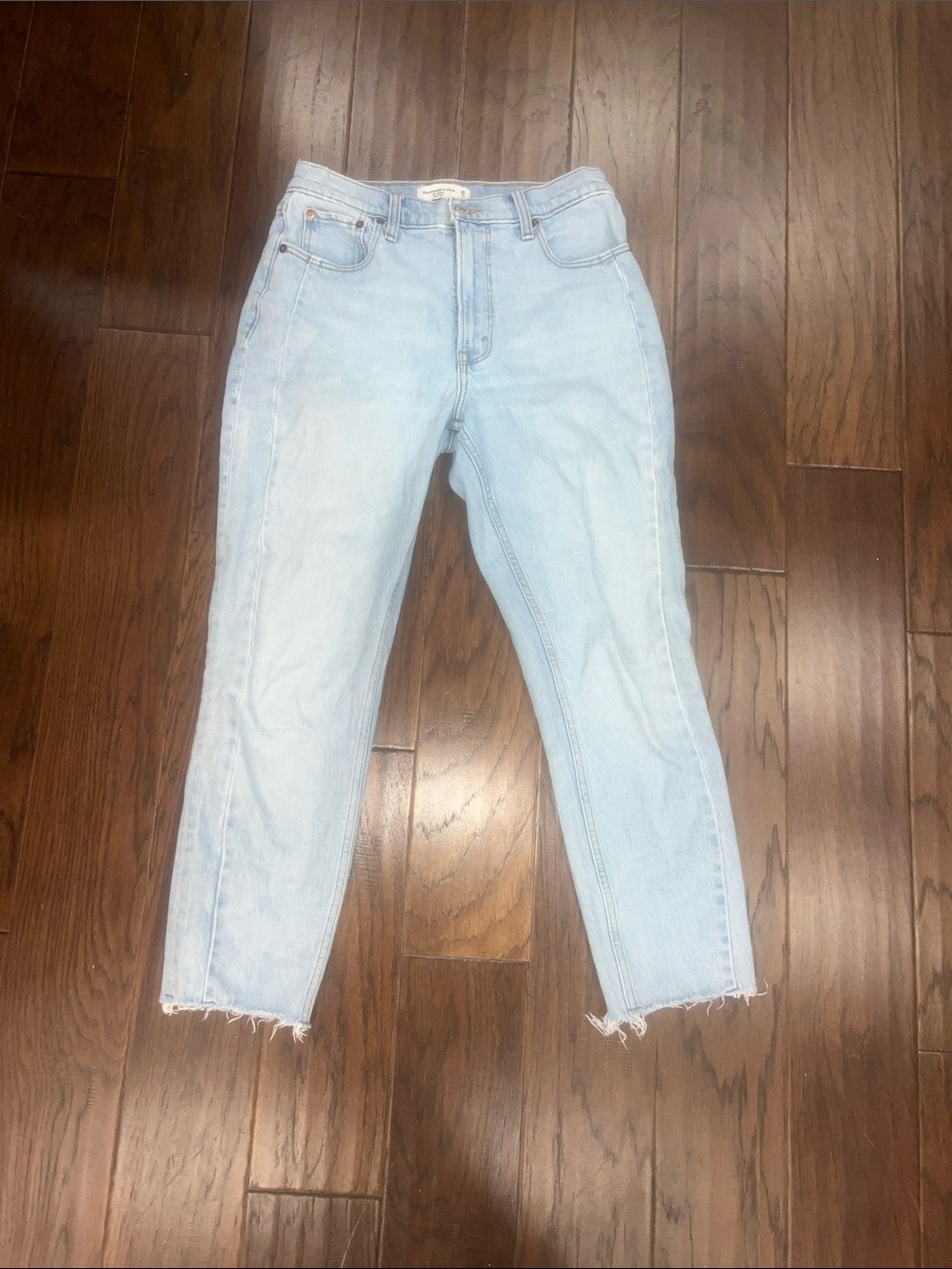 Abercrombie & Fitch Light Wash Cropped Ankle Jeans